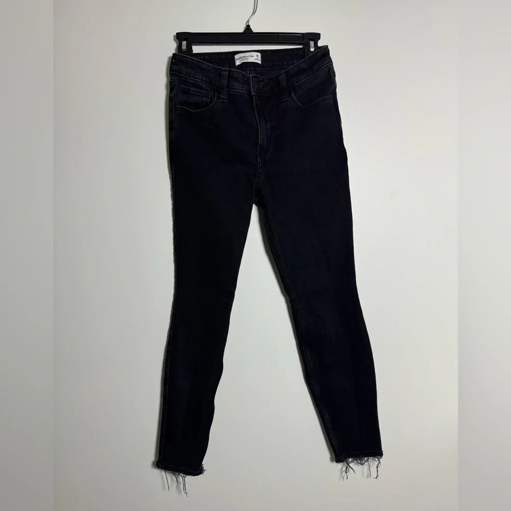Abercrombie High Rise Skinny Jeans Black Raw Hem Size 26